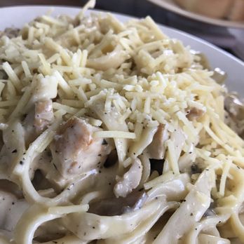 Littlerock Grill - Fettuccine Alfredo with chicken breast and mushrooms - Pizza Near Me - Littlerock, California Littlerock Grill - Fettuccine Alfredo with chicken breast and mushrooms - Pizza Near Me - Littlerock, California