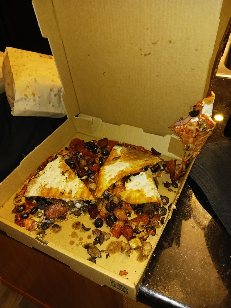 Food from Bullwinkle's Pizza Parlor