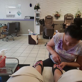 Unique Nails - Nail Salons Near Me - Harrisonburg, Virginia