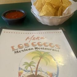 Los Cocos Mexican Restaurant - Chips and salsa
