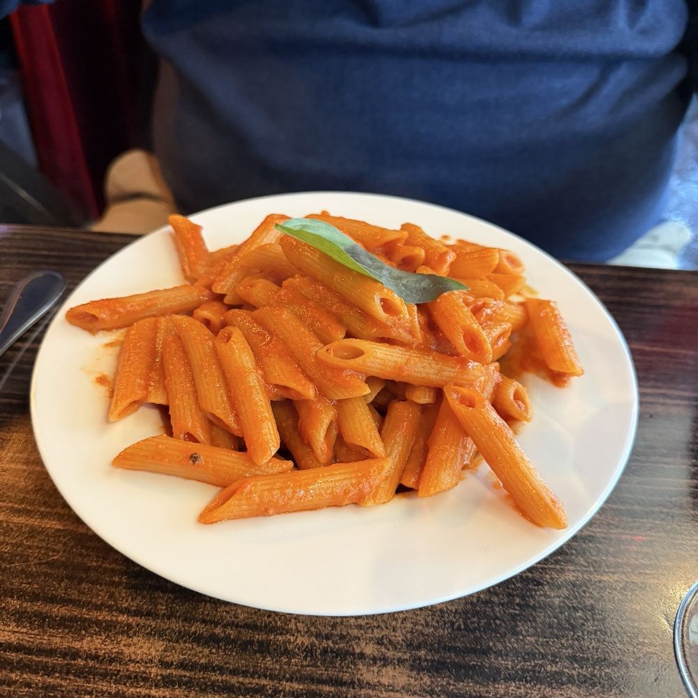 La Rughetta - Penne Arrabbiata - Pizza Near Me - Paris, 75