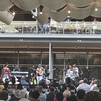 City Center Bishop Ranch - Jonathan Butler and his band - Shopping Centers Near Me - San Ramon, California