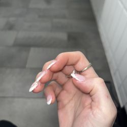 Angel Nails Saginaw - Look at: unfinished paint on sides of nails