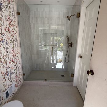 CV Glass - Pool Side Bathroom shower enclosure - Glass & Mirrors Near Me - San Lorenzo, California CV Glass - Pool Side Bathroom shower enclosure - Glass & Mirrors Near Me - San Lorenzo, California