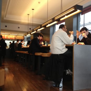 Chipotle Mexican Grill - Similar layout as in the states - Mexican Near Me - London, XGL
