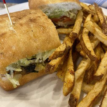 Local Table - Chicken and mushroom sandwich - Breakfast & Brunch Near Me - The Woodlands, Texas Local Table - Chicken and mushroom sandwich - Breakfast & Brunch Near Me - The Woodlands, Texas