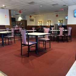 Ton's Palace Chinese Restaurant - Dining area
