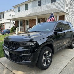 Platinum Auto Rentals - Jeep Grande Cherokee