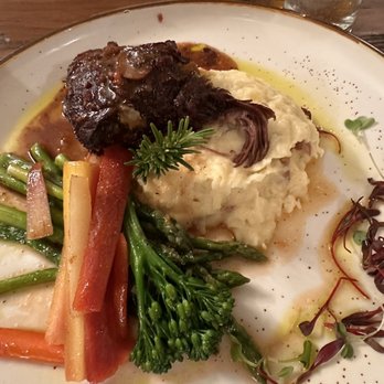 Braised Kitchen And Catering - Short Ribs, Mashed Potatoes, Broccolini and Carrots - Caterers Near Me - Tulare, California
