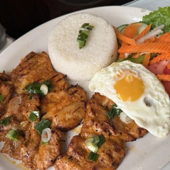 Pho Ngoc Yen Restaurant - Bbq Chicken and pork with rice - Vietnamese Near Me - Mississauga, Ontario Pho Ngoc Yen Restaurant - Bbq Chicken and pork with rice - Vietnamese Near Me - Mississauga, Ontario