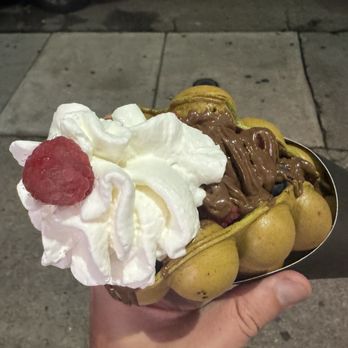 Waflin - Forest fruit waffle - Ice Cream & Frozen Yogurt Near Me - Charleston, South Carolina