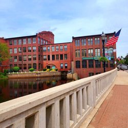 Duffy's Tavern & Grill - Outdoor view