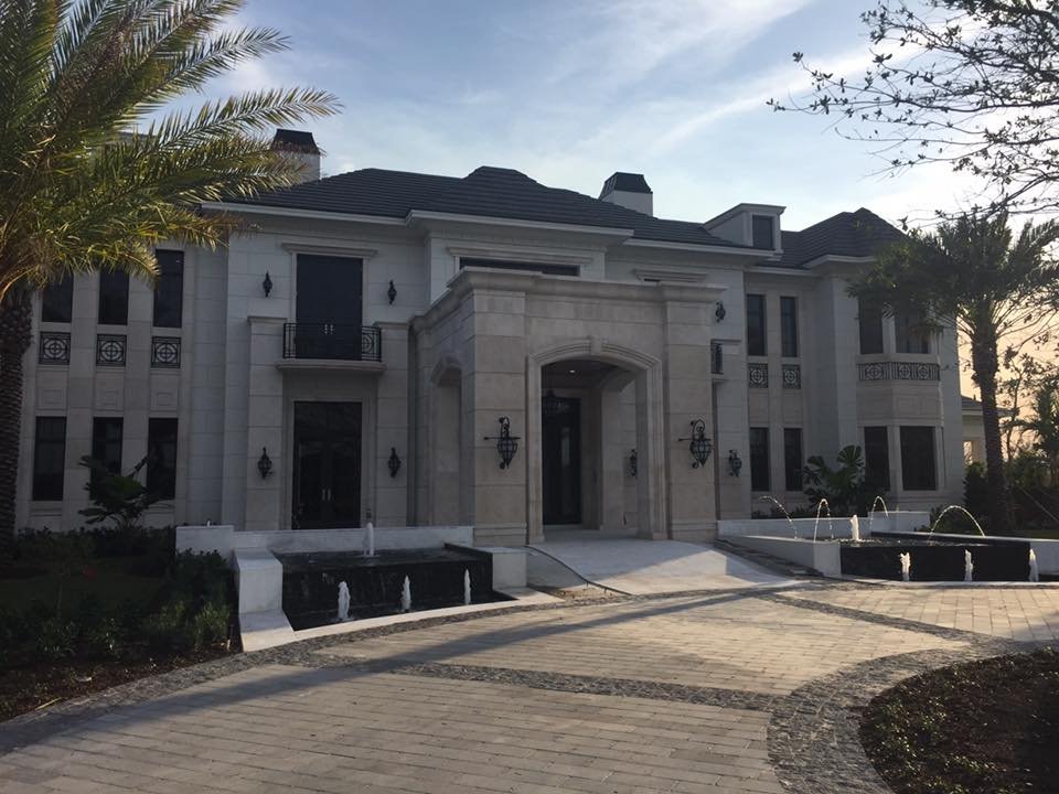 Slide of Leo Roofing & Construction