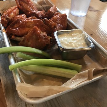 Invictus Brewing - Buffalo wings - Breweries Near Me - Blaine, Minnesota