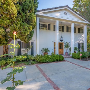 RHS Photos - Front door - Real Estate Photography Near Me - Beverly Hills, California RHS Photos - Front door - Real Estate Photography Near Me - Beverly Hills, California