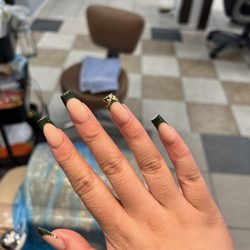 H&L Nails Studio - Dark green french tip with green foil