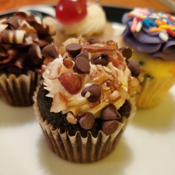 Good Cupcakes - Turtle - Custom Cakes Near Me Good Cupcakes - Turtle - Custom Cakes Near Me