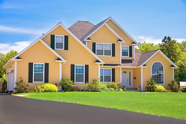 Exterior Painting - If you're looking to freshen up the look of your home, a fresh coat of paint on the exterior can make a big difference. Not only does it improve the appearance of your property, but it can also provide added protection against the elements. Our team of experienced painters can help you choose the right colors and finishes to create the perfect look for your home. We use high-quality paints and materials to ensure a long-lasting, durable finish. Plus, we take pride in our attention to detail and ensure a clean and tidy work area when we're finished.