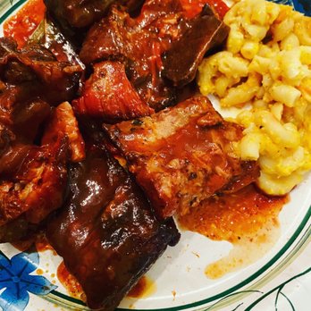 Bert's Marketplace - Rib Tips with Macaroni and cheese. - Barbeque Near Me - Detroit, Michigan Bert's Marketplace - Rib Tips with Macaroni and cheese. - Barbeque Near Me - Detroit, Michigan