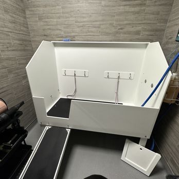 EarthWise Pet - Self wash shower - Pet Groomers Near Me - Happy Valley, Oregon EarthWise Pet - Self wash shower - Pet Groomers Near Me - Happy Valley, Oregon