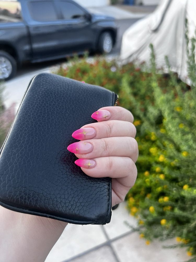 Nailz By Alexiz Logo