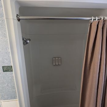 Athenaeum Hotel - Shower: dank and unlit. - Hotels Near Me - Chautauqua, New York Athenaeum Hotel - Shower: dank and unlit. - Hotels Near Me - Chautauqua, New York