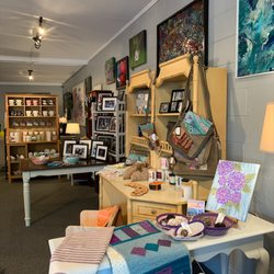 Belvue & Paris - Art, quilted table runners, throws, candles and more . . .