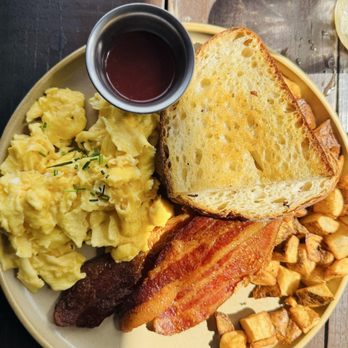 OB Surf Lodge - DAVE'S BREAKFAST - Breakfast & Brunch Near Me - San Diego, California OB Surf Lodge - DAVE'S BREAKFAST - Breakfast & Brunch Near Me - San Diego, California