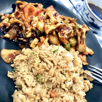 Szechuan Empire North - Chicken with garlic and ginger sauce: very good - Wine Bars Near Me - Commerce Township, Michigan