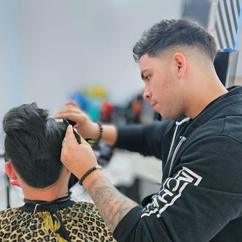 Henry Barbershop - Barbers Near Me - Houston, Texas Henry Barbershop - Barbers Near Me - Houston, Texas