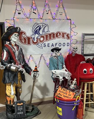 Groomer's Seafood by null