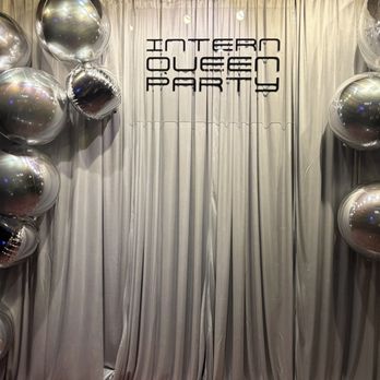 Gramercy Theatre - Intern Queen Backdrop - Music Venues Near Me - New York, New York Gramercy Theatre - Intern Queen Backdrop - Music Venues Near Me - New York, New York