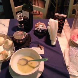 Friendly service, delicious soup/bread combo, grateful on a particularly wet Nov evening -- thanks Piade in Piazza!