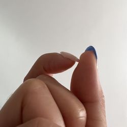 Diva Nail Spa - Index nail soft gel is lifting up