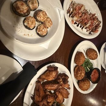 Zane's Italian Bistro - Stuffed mushrooms, chicken wings, stuffed ravioli, and bruschetta appetizers - Wine Bars Near Me - Denver, Colorado
