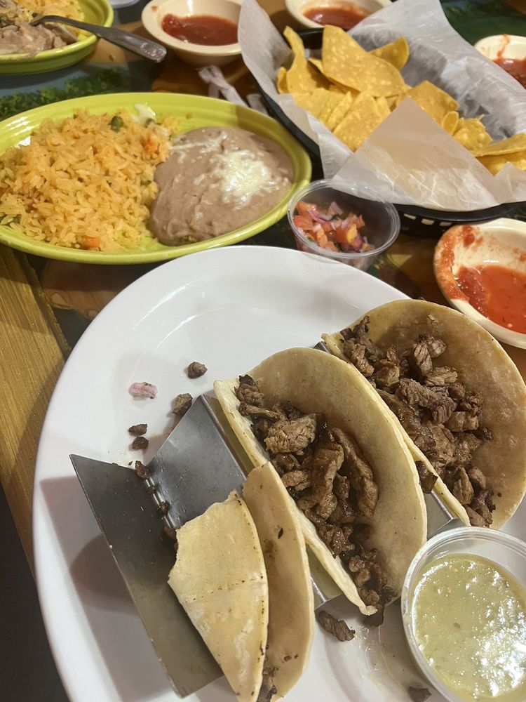 Azteca mexican restaurant Logo