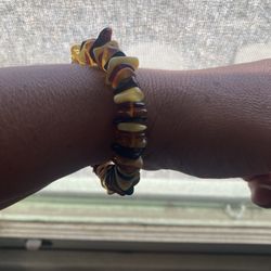 Amber chip bracelet $18