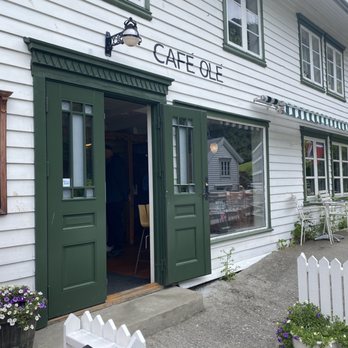 CaféOlé - Front of the cafe - Coffee & Tea Near Me - Geiranger, 15