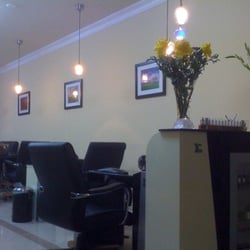 Manicurist stations