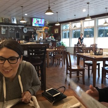 B & B Dockside - Beautiful place to enjoy while you eat - Burgers Near Me - Westerly, Rhode Island