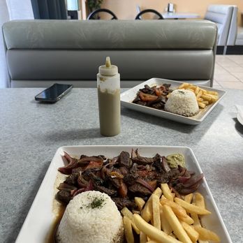 El Pollo Kri-ollo - 1. Lomo Saltado - Peruvian Near Me - corona, California