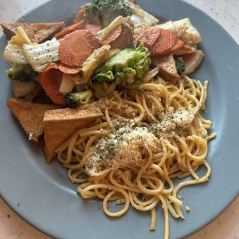 Soup Shop - Garlic Noodle with Sautéed Veggies & Tofu - Noodles Near Me - Cerritos, California Soup Shop - Garlic Noodle with Sautéed Veggies & Tofu - Noodles Near Me - Cerritos, California