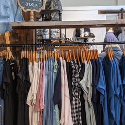 They are size inclusive and offer extended sizes They are size inclusive and offer extended sizes