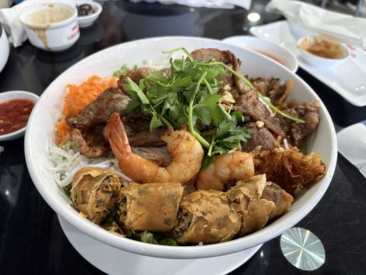 Pho Lien Hoa by null