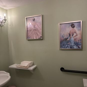 The Lazy Ballerina Bistro - Women's restroom - Soul Food Near Me - Bradenton, Florida The Lazy Ballerina Bistro - Women's restroom - Soul Food Near Me - Bradenton, Florida