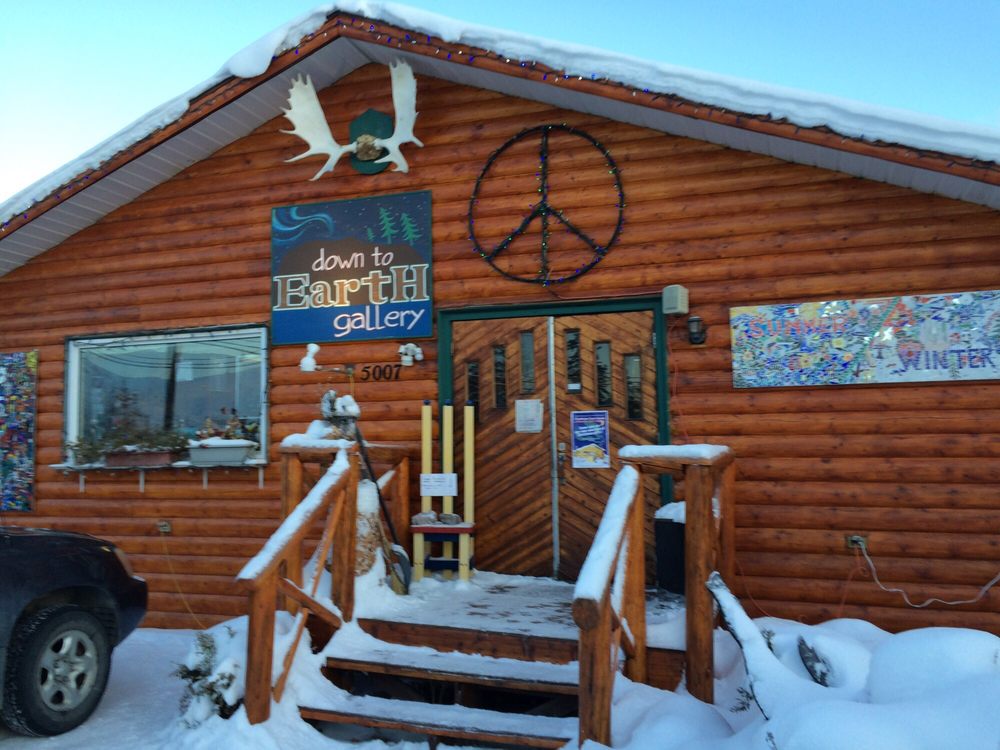 DOWN TO EARTH GALLERY Updated October 2024 5007 Bryson Drive, Yellowknife, Northwest