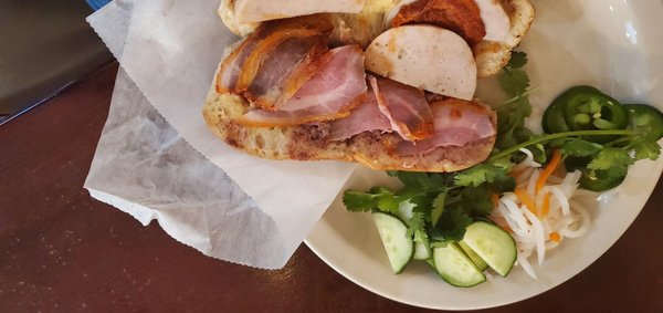 Banh Mi Saigon by null