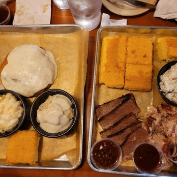 Carterque - two trays of food on a table - Barbeque Near Me - Mount Airy, Maryland