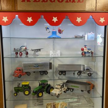 Toy Town Junction - Art Museums Near Me - Luray, Virginia