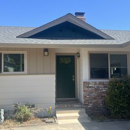 Exterior outside entrance of Diamond Painting - House painting with green accents - Santa Rosa, California Exterior outside entrance of Diamond Painting - House painting with green accents - Santa Rosa, California